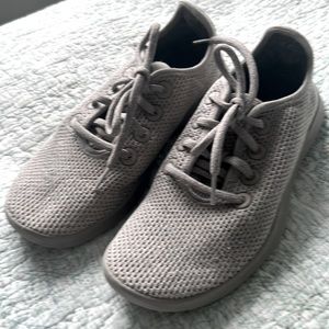 EUC Allbirds women’s TREERUNNERS sz 7 Nikau Limestone